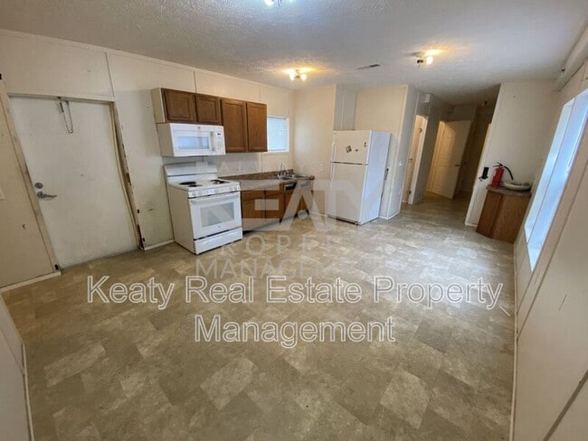 Building Photo - 926 S Railroad Ave