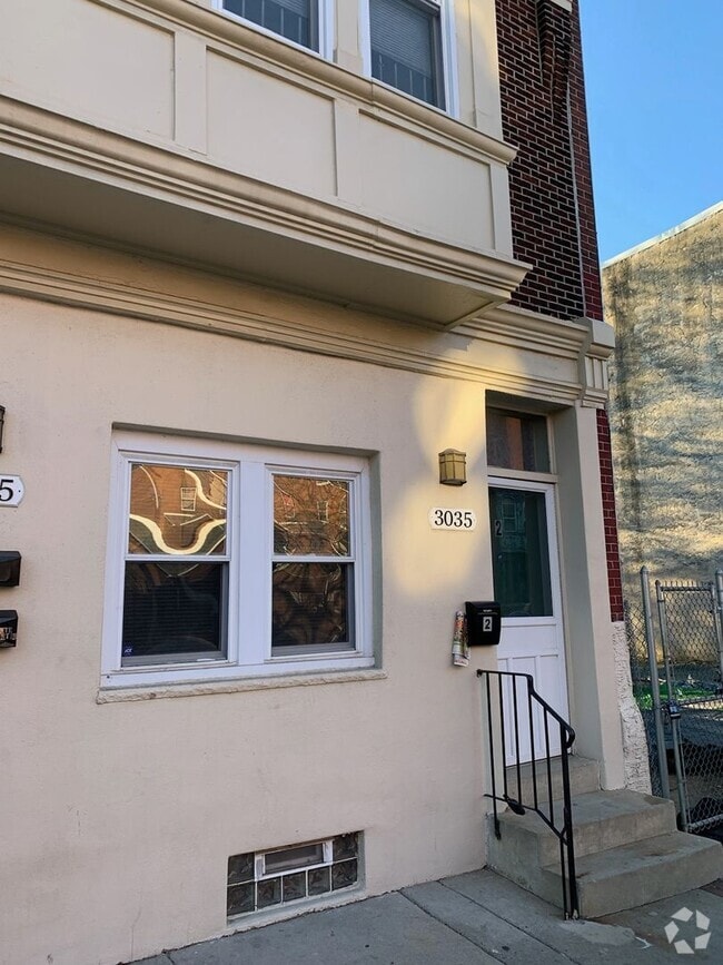 Building Photo - 3035 Frankford Ave
