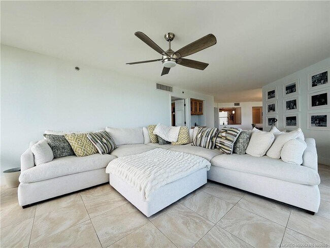 Foto del edificio - 8800 S Ocean Dr