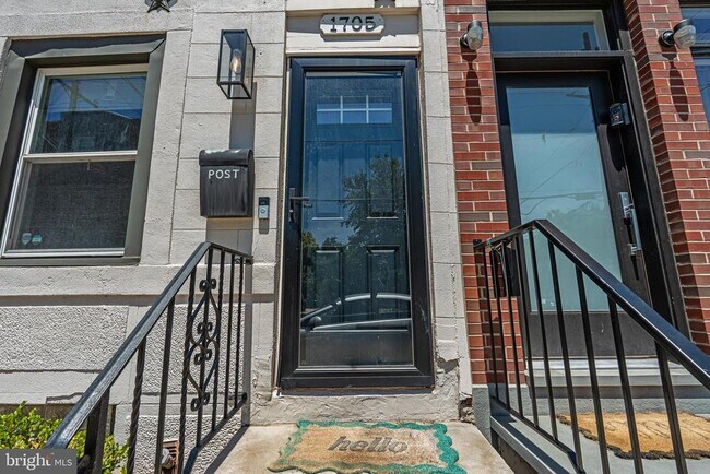 Foto del edificio - 1705 Montrose St