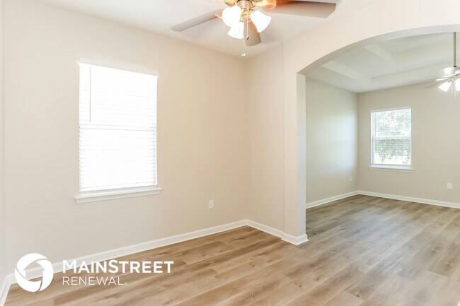 Building Photo - 11771 Alexandra Dr