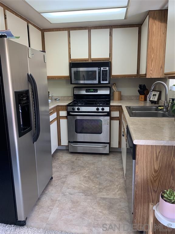 Building Photo - 3888 San Ramon Dr