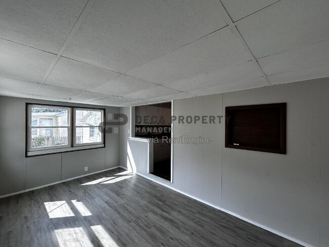 Building Photo - 6108 Eaton Dr