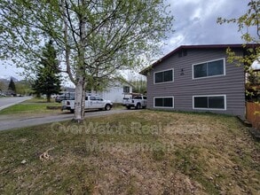 Building Photo - 17024 Meadow Creek Dr