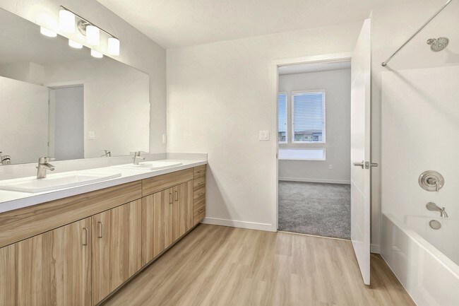 Foto del edificio - 385 E 42nd St