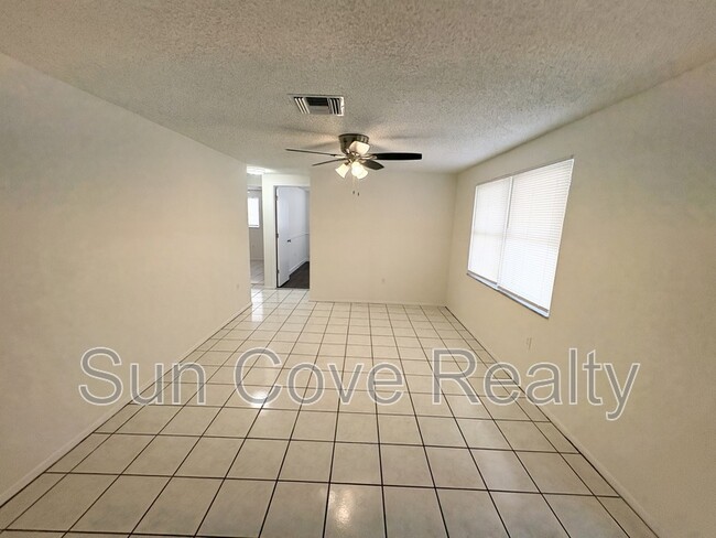 Foto del edificio - 4616 Ackerman St