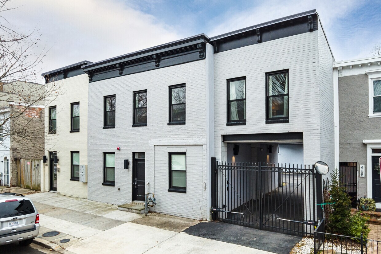 Primary Photo - 460-462 Ridge St NW