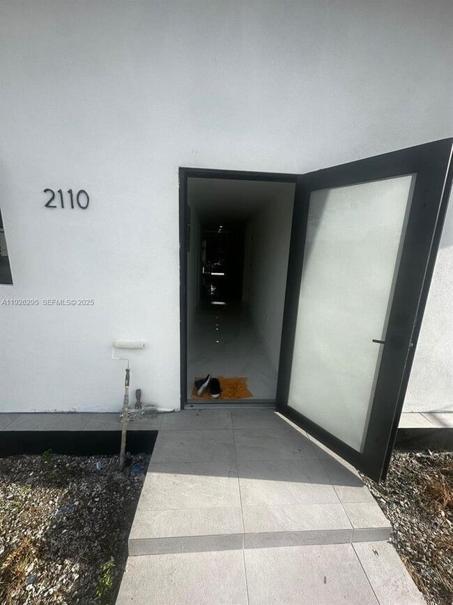 Foto del edificio - 2110 NW 43rd St