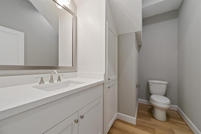 Foto del edificio - 1119 E 27th St