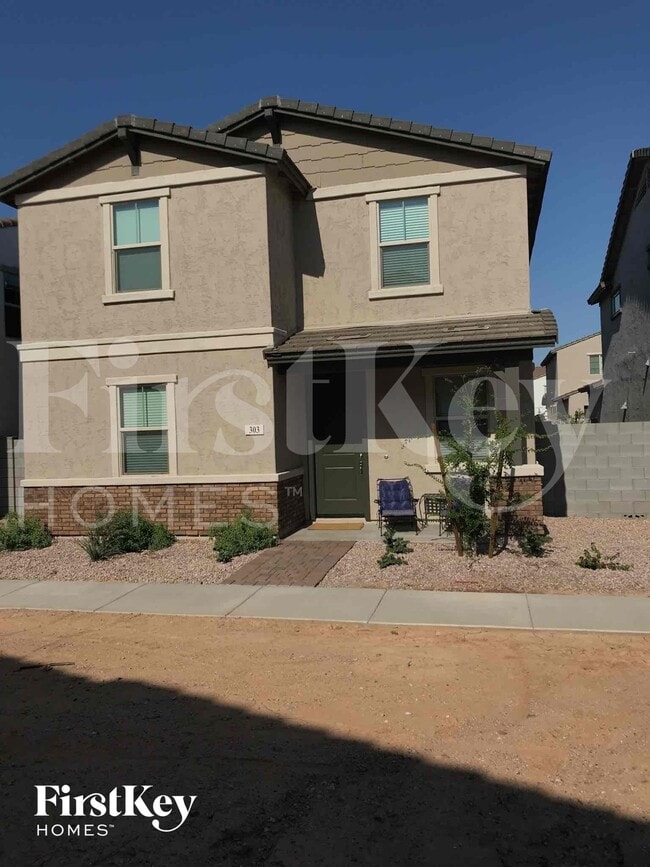 Building Photo - 303 N Sunrise