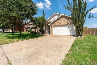 Building Photo - 2105 Sumac Dr