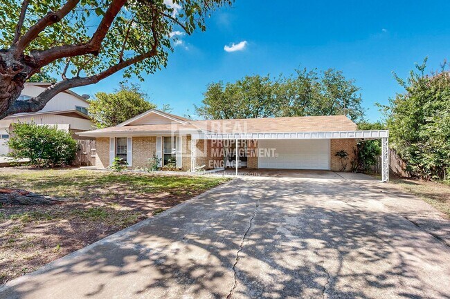 Building Photo - 4 Bedroom Single-Story Home available For ...