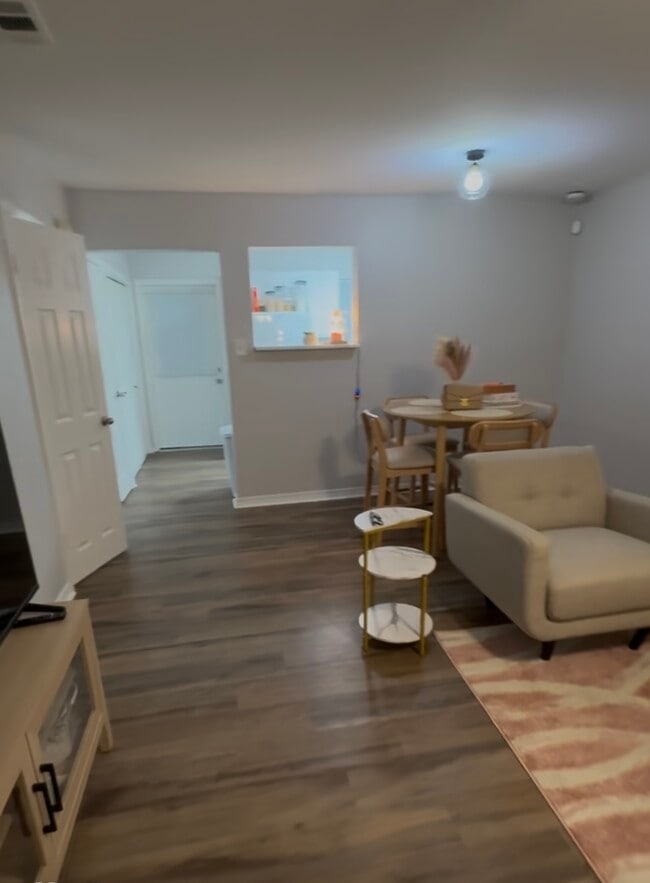 Building Photo - 100 Winchester Dr