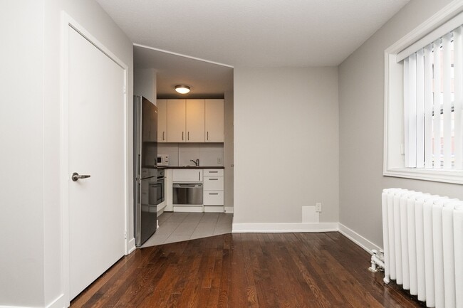 Building Photo - 56 Maitland Street