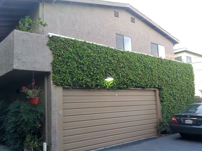 Foto del edificio - 4430 Finley Ave