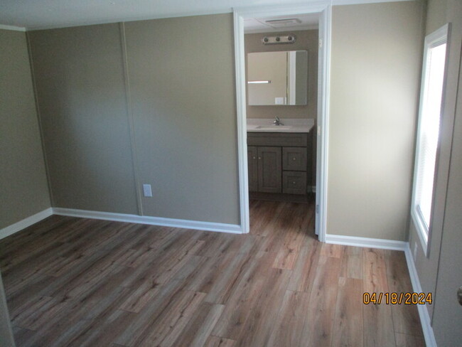 Foto del edificio - 24671 Ridgecrest Rd