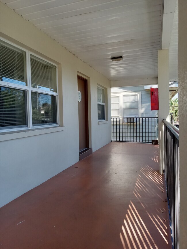 210 6th Ave N Unit 8, Saint Petersburg, FL 33701 Condo for Rent in