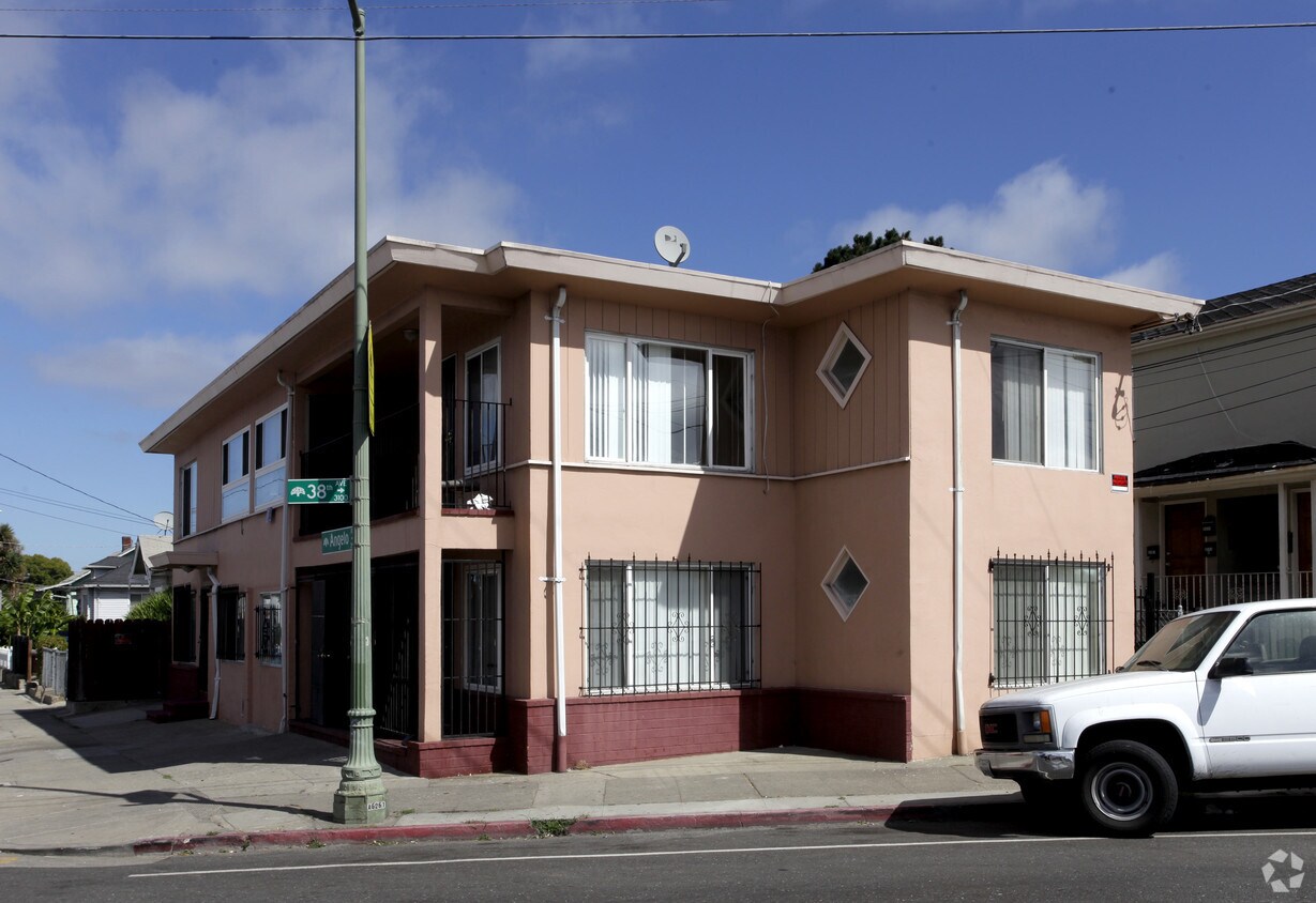 Primary Photo - 3782-3798 Angelo Ave