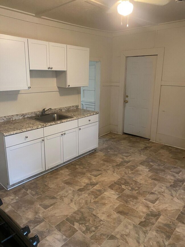 Foto del edificio - 3802 Denison Ave