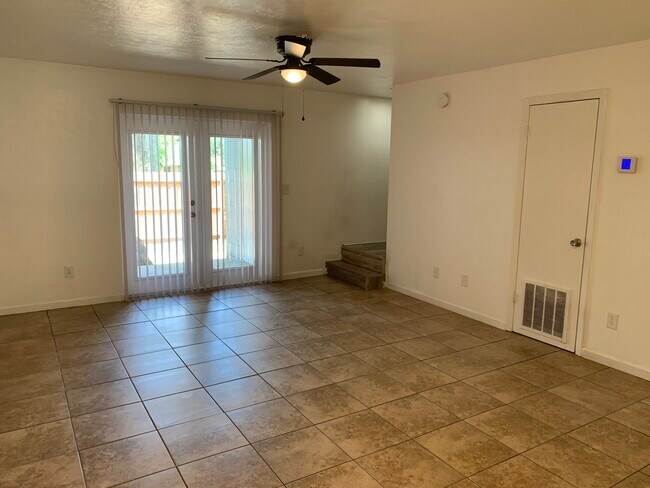 Building Photo - 6120 SW 12th Pl
