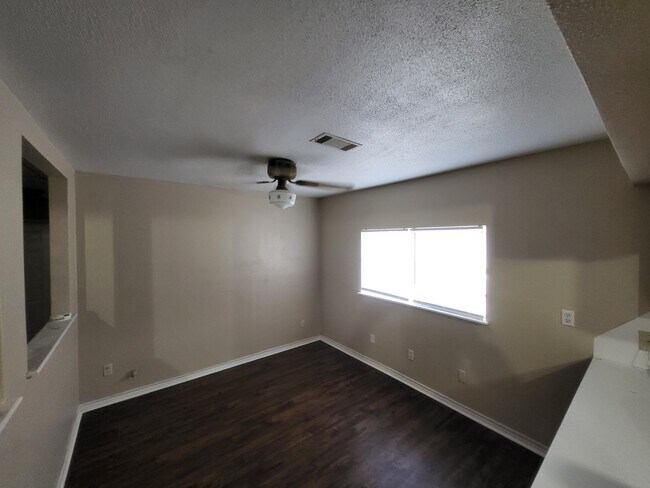 Foto del edificio - 1218 Woodward St