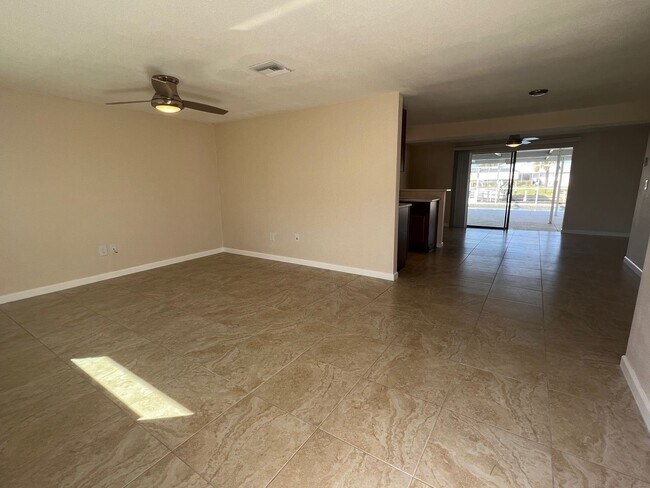 Foto del edificio - 3 br, 2 bath House - 4398 Mundella Circle