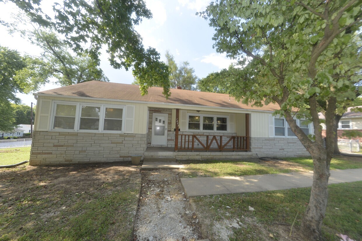 Foto principal - 1005 Hawthorn Ave