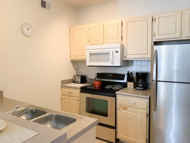 Building Photo - 8820 Dunes Ct