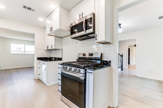 Building Photo - 1424 Stagecoach Dr Building Photo - 1424 Stagecoach Dr