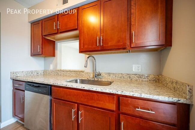 Building Photo - 980 Quay Ave