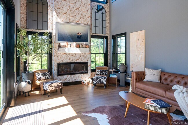 Foto del edificio - 70 Arshamomaque Ave