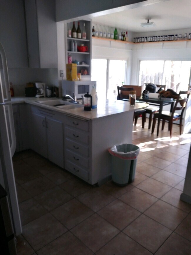 Foto del edificio - 2524 Mapleton Ave
