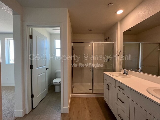 Building Photo - 383 Manhattan Dr