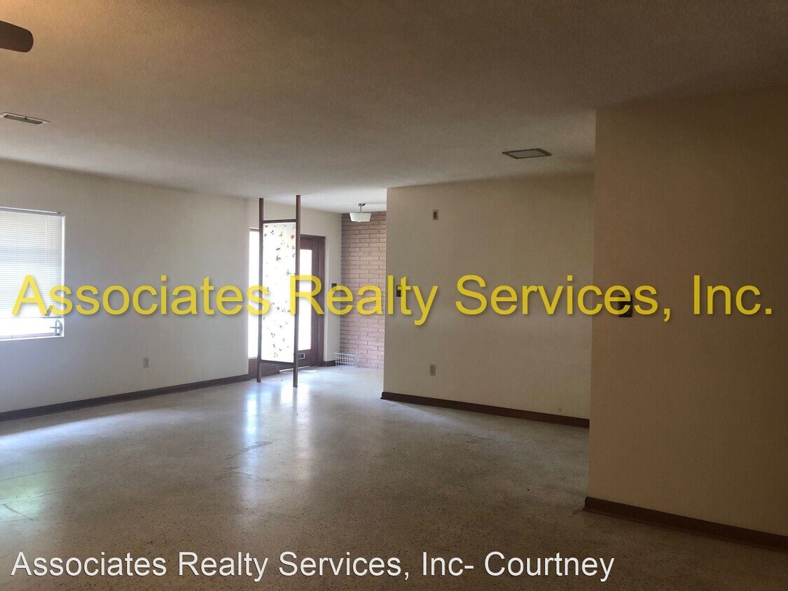 Primary Photo - 4 br, 2 bath House - 1040 SW 11th St