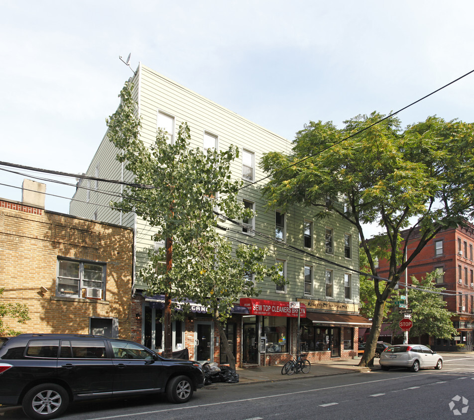 Building Photo - Berry Street Apartments