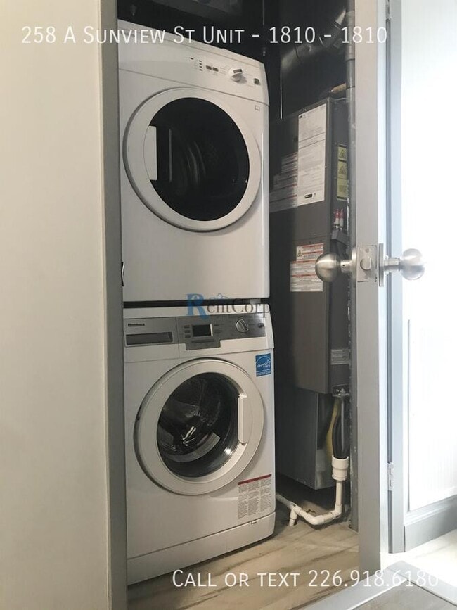 Building Photo - 258A Sunview St