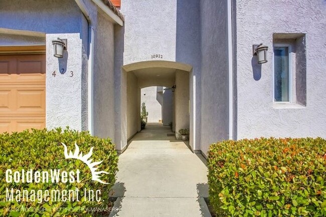 Building Photo - Stunning 2Bdm 2Ba Townhouse at Scripps Ran...