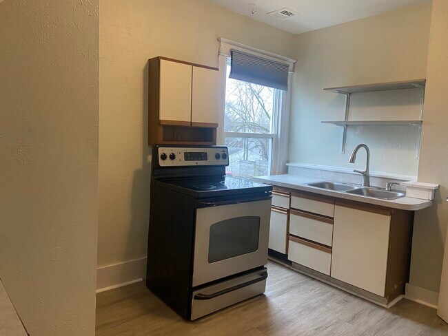 Foto del edificio - 734 Egleston Ave