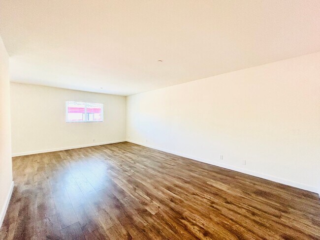 Building Photo - pac2504