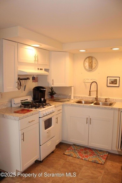 Foto del edificio - 63 Shore Dr