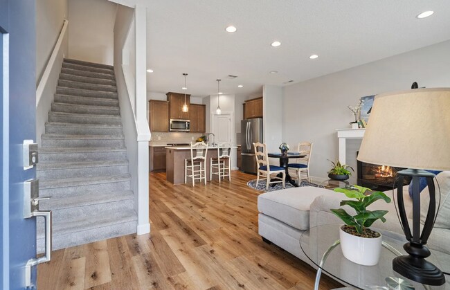 Foto del edificio - Modern Townhome in Gated Salmon Creek Community