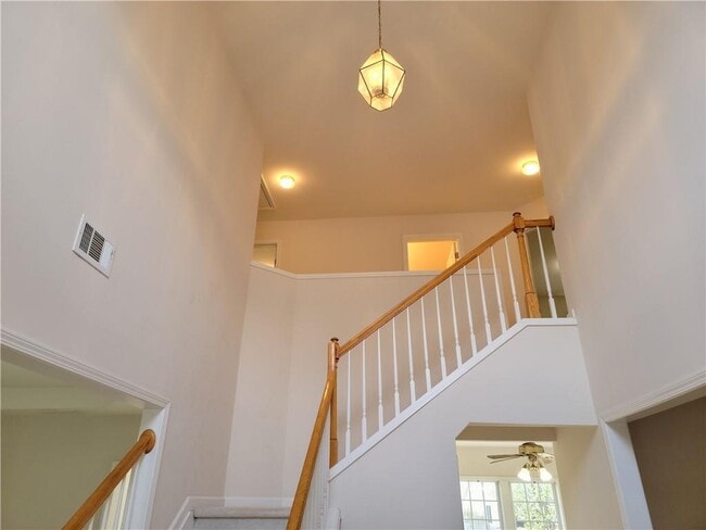 Foto del edificio - 5072 Raventhorpe Ct