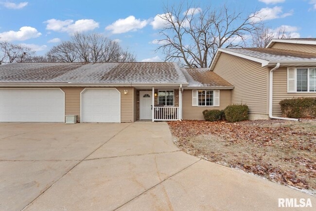 Building Photo - 3005 N Molleck Dr