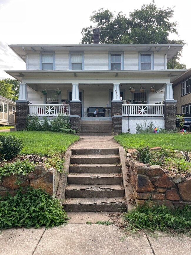 Building Photo - 512 N Santa Fe Ave