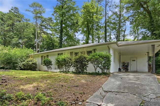 Foto del edificio - 581 Meadowbrook Dr SE