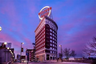 Building Photo - 2107 Grand Blvd