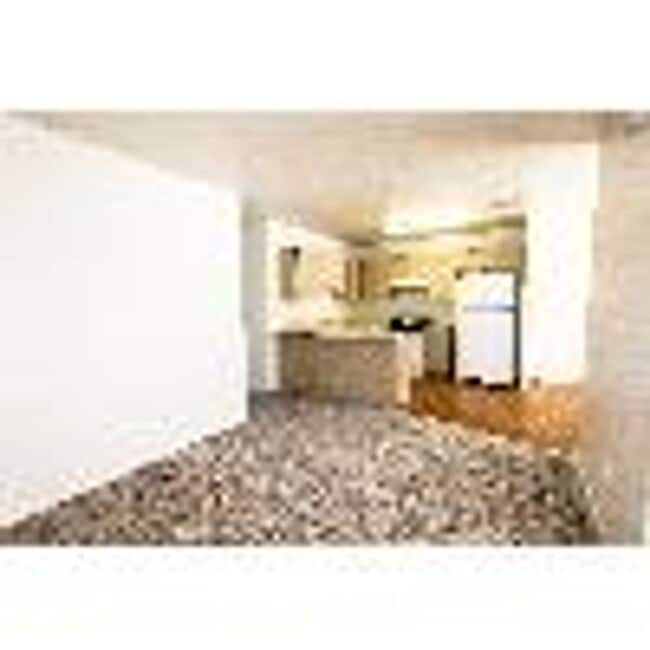 Foto del edificio - 8100 E Lakeshore Dr