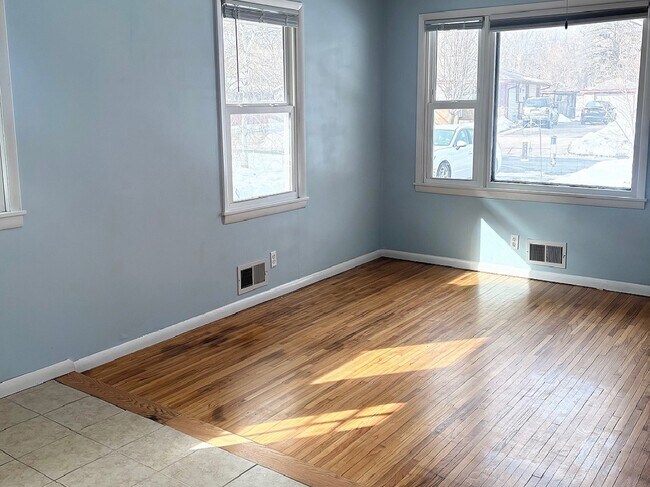 Foto del edificio - 7313 65th Ave N