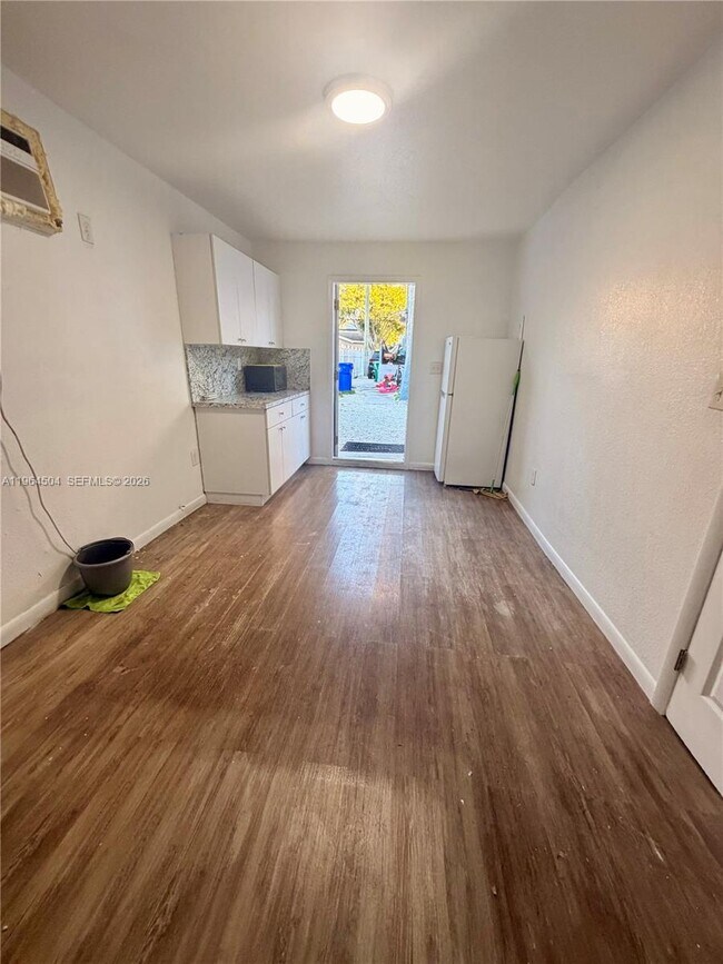 Foto del edificio - 236 SW 10th Ave