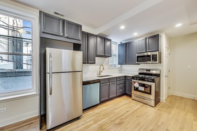 Foto del edificio - 1519 N Hudson Ave
